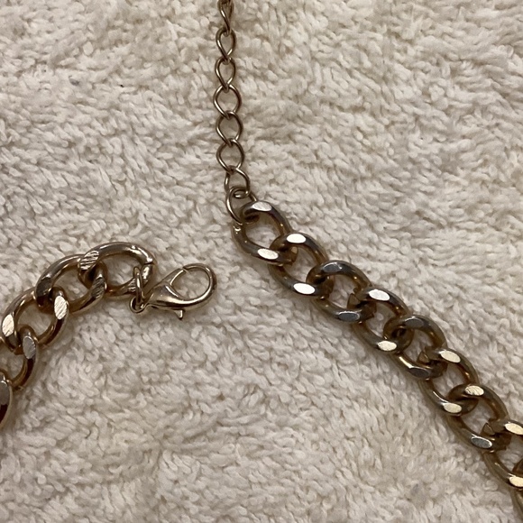 ⭐️ Costume Statement Necklace/Earrings Set - Picture 5 of 5